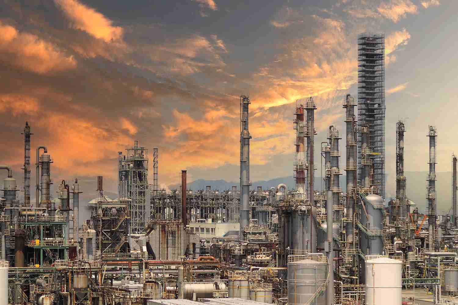 oil.-refinery.-Image-credit_-Bigstock